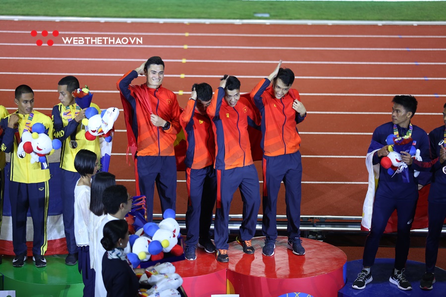 Màn vuốt tóc ăn mừng chất lừ của các soái ca điền kinh tại SEA Games 30 Màn vuốt tóc ăn mừng chất lừ của các soái ca điền kinh tại SEA Games 30
