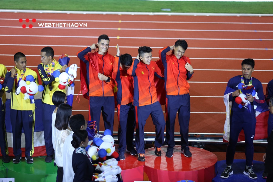 Màn vuốt tóc ăn mừng chất lừ của các soái ca điền kinh tại SEA Games 30 Màn vuốt tóc ăn mừng chất lừ của các soái ca điền kinh tại SEA Games 30