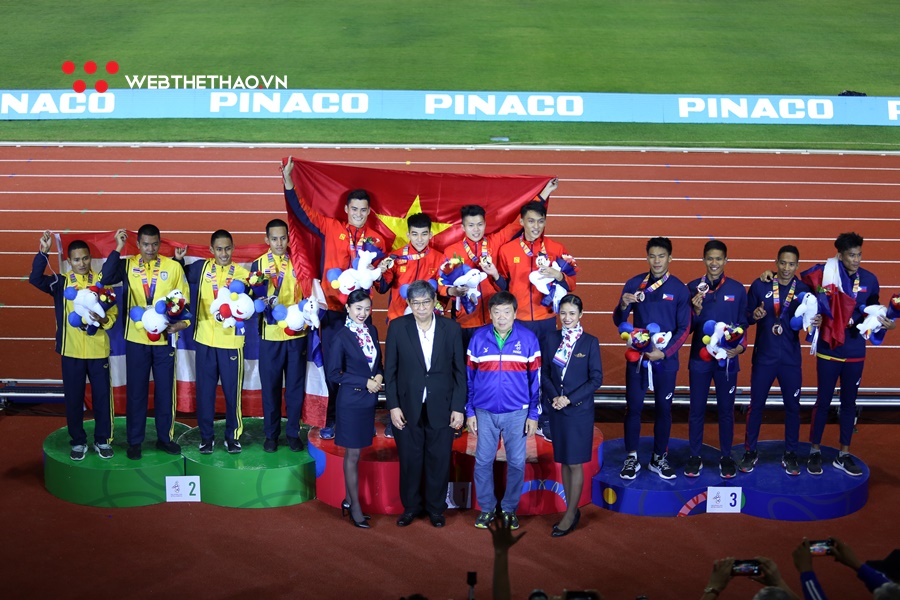 Màn vuốt tóc ăn mừng chất lừ của các soái ca điền kinh tại SEA Games 30 Màn vuốt tóc ăn mừng chất lừ của các soái ca điền kinh tại SEA Games 30