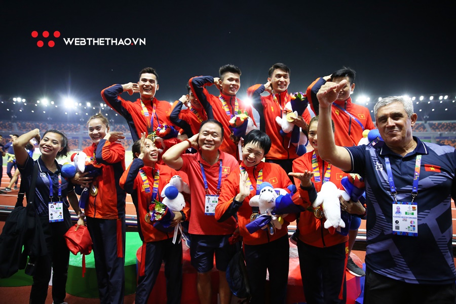 Màn vuốt tóc ăn mừng chất lừ của các soái ca điền kinh tại SEA Games 30 Màn vuốt tóc ăn mừng chất lừ của các soái ca điền kinh tại SEA Games 30