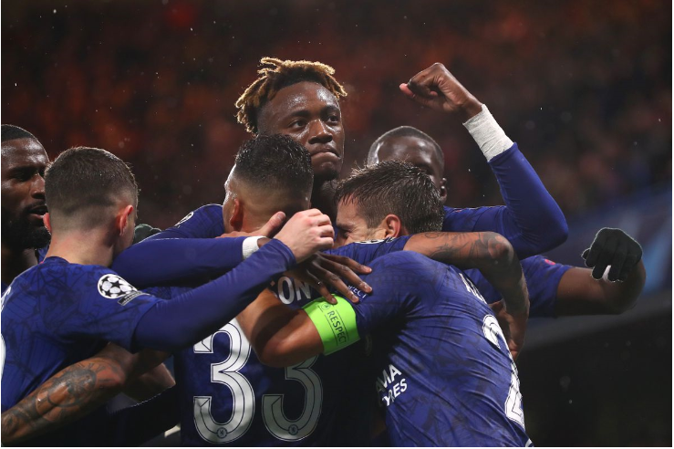 Dortmund, Chelsea lách khe cửa hẹp - Inter Milan, Ajax ngậm ngùi xuống Europa League