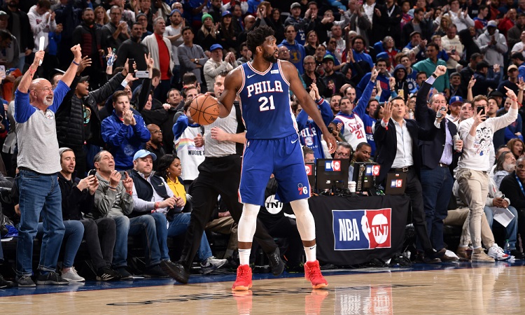Vượt qua Nuggets, Joel Embiid giúp 76ers có thành tích bất bại trên sân nhà