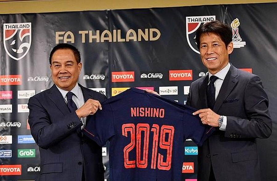 HLV Nishino sắp gia hạn hợp đồng với LĐBĐ Thái Lan