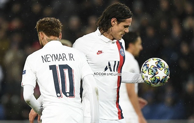 Neymar nhường penalty cho Cavani trong trận đại thắng của PSG trước Galatasaray