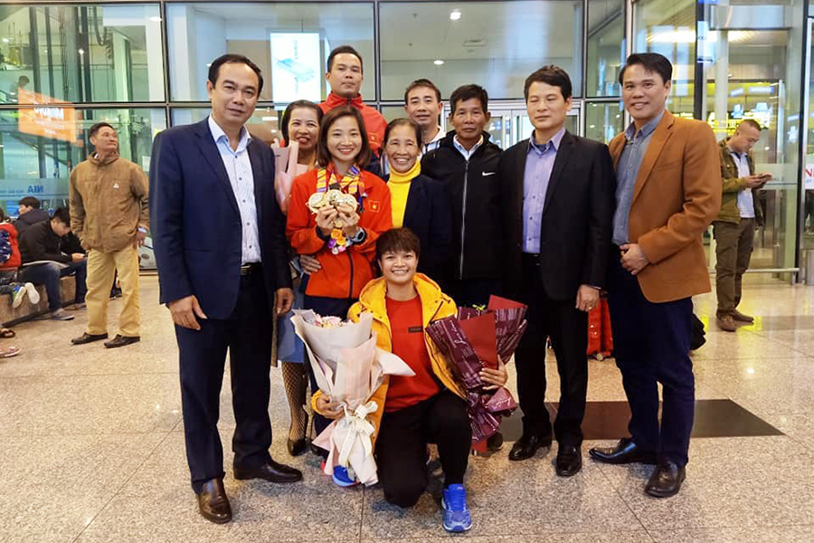 Nguyễn Thị Oanh: Bệnh tật, cú lắc đầu chê bai và kỳ tích sửng sốt ở SEA Games 30 Nguyễn Thị Oanh: Bệnh tật, cú lắc đầu chê bai và kỳ tích sửng sốt ở SEA Games 30