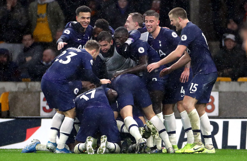Thắng Wolves phút cuối, Tottenham vươn lên Top 5 Ngoại hạng Anh