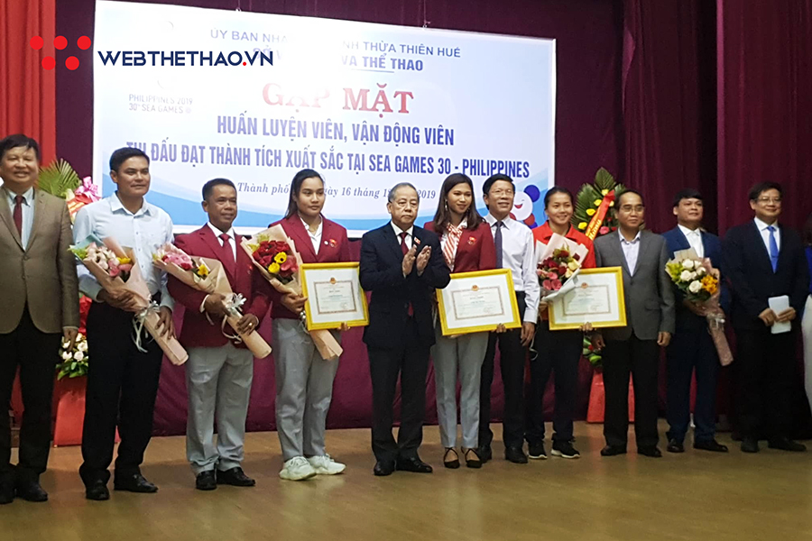 Thạc sĩ điền kinh Trần Thị Yến Hoa nhận thưởng nóng SEA Games 30 từ Thừa Thiên Huế Thạc sĩ điền kinh Trần Thị Yến Hoa nhận thưởng nóng SEA Games 30 từ Thừa Thiên Huế