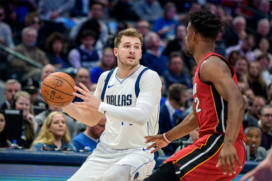 Cú lật cổ chân đau đớn của Luka Doncic và 2 tuần khó khăn cho Dallas Mavericks