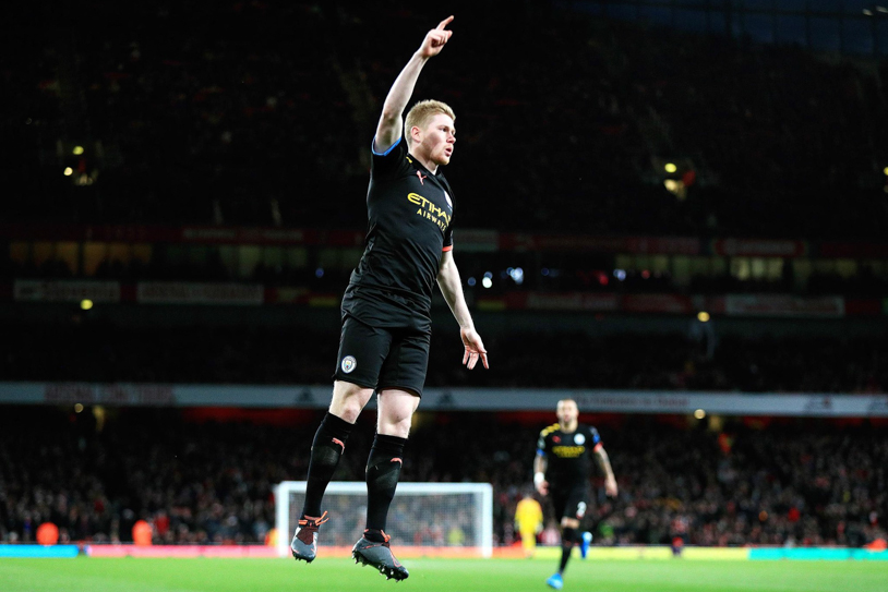 De Bruyne tỏa sáng, Man City dễ dàng đè bẹp Arsenal