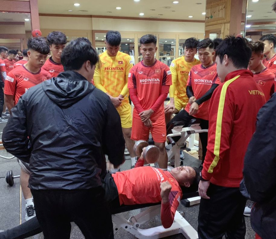 U23 Việt Nam ưu tiên tập thể lực, thầy Park nhận tin vui từ bệnh binh