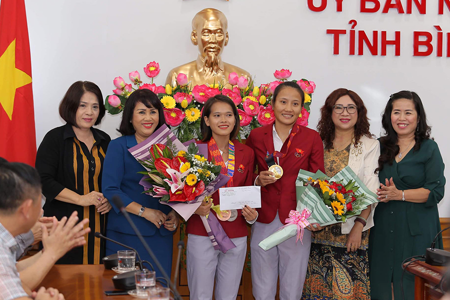 Hồng Lệ nhận khoản thưởng lớn từ Bình Định sau thành tích “gây bão” ở SEA Games 30 Hồng Lệ nhận khoản thưởng lớn từ Bình Định sau thành tích “gây bão” ở SEA Games 30