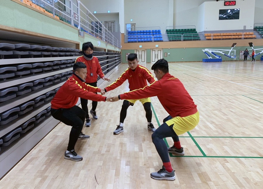 Quang Hải và các bệnh binh U23 Việt Nam tăng cường khối lượng tập hồi phục