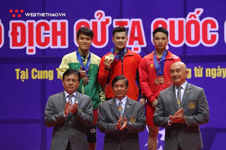 Lực sĩ Lại Gia Thành vô địch quốc gia với thành tích tốt hơn cả SEA Games 30