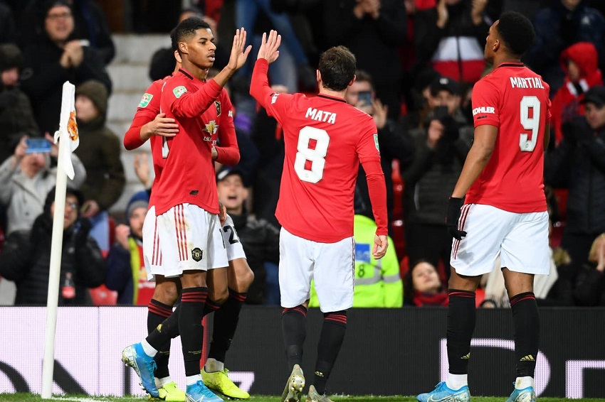Rashford đưa MU vào bán kết Carabao Cup với thành tích chưa từng có
