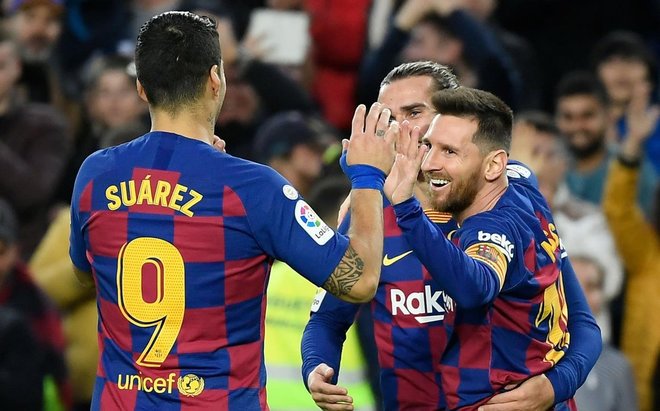 Luis Suarez lập kỳ tích có một không hai giúp Messi cán mốc với Barca