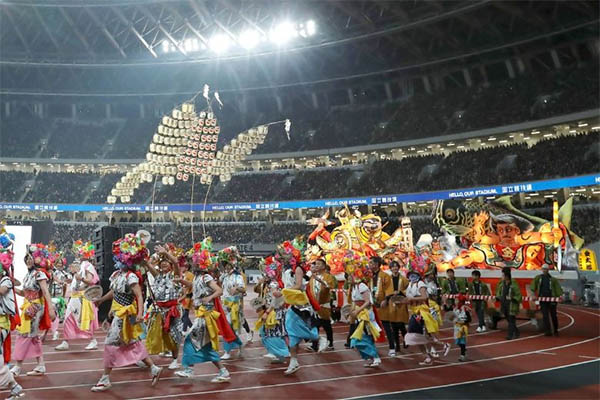 Usain Bolt giờ chạy chút xíu là đau!