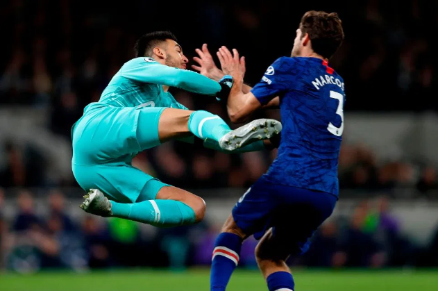 Chelsea nhận phạt đền khi VAR lật ngược chính xác quyết định của trọng tài
