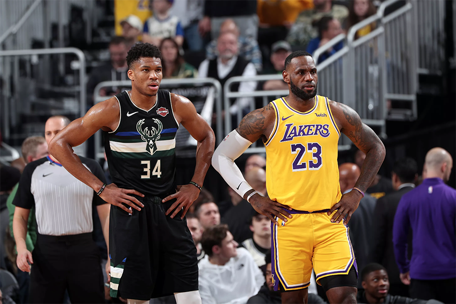 Mặc kệ 3 thất bại liên tiếp, Los Angeles Lakers muốn hướng về tương lai