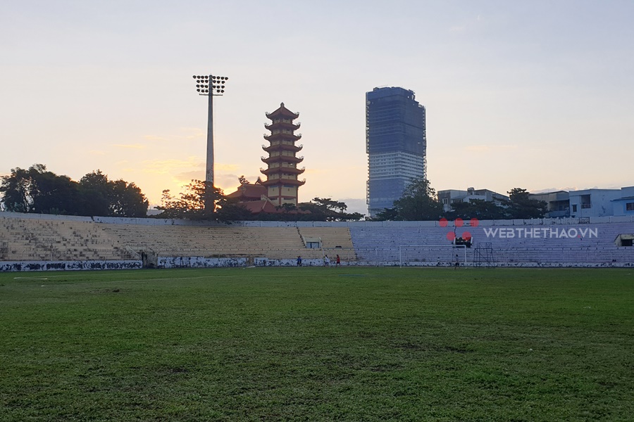 Hồng Lệ trở lại Quy Nhơn “luyện giò” sau HCĐ marathon SEA Games 30 ấn tượng