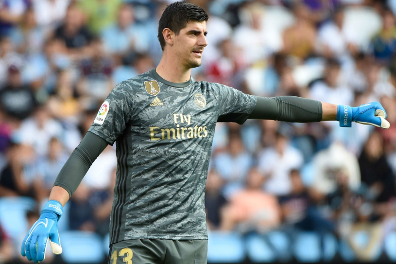 Courtois từ "kẻ bỏ đi" đã giúp Real Madrid phòng thủ tốt nhất 30 năm