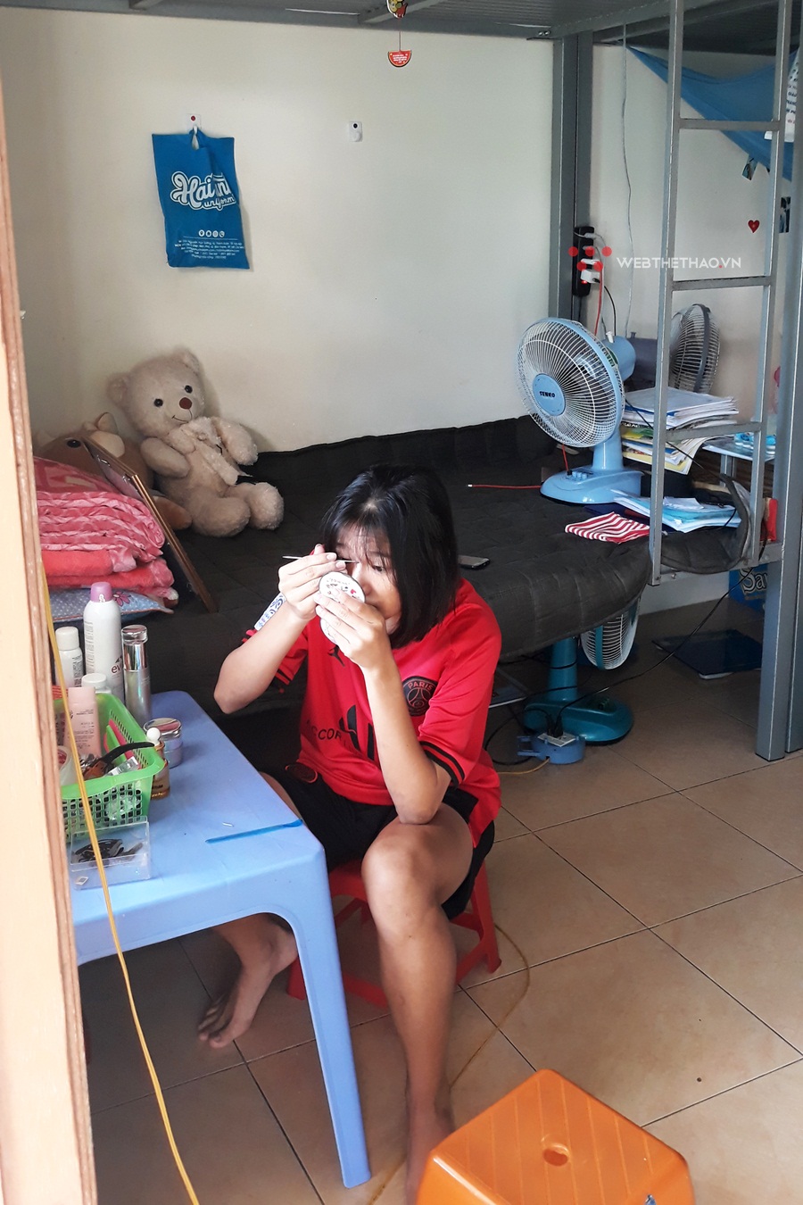 Khám phá căn phòng “tuổi thần tiên” của trưởng phòng Hồng Lệ tại sân Quy Nhơn