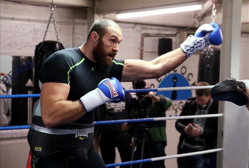 Tyson Fury tập trung vào sức mạnh cho trận đấu trước Deontay Wilder