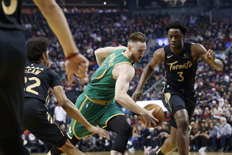 Mở đầu Christmas Day, Boston Celtics nhẹ nhàng vượt qua Toronto Raptors