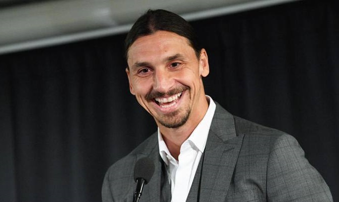 Ibrahimovic khước từ MU để chuyển đến AC Milan