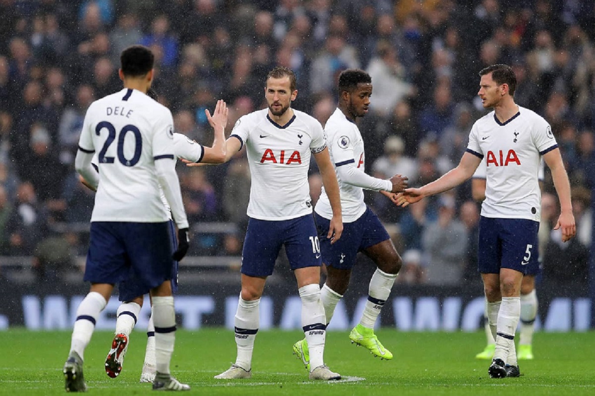 Kane lập chiến tích 6 mùa tiên tiếp giúp Mourinho bất bại vào Boxing Day