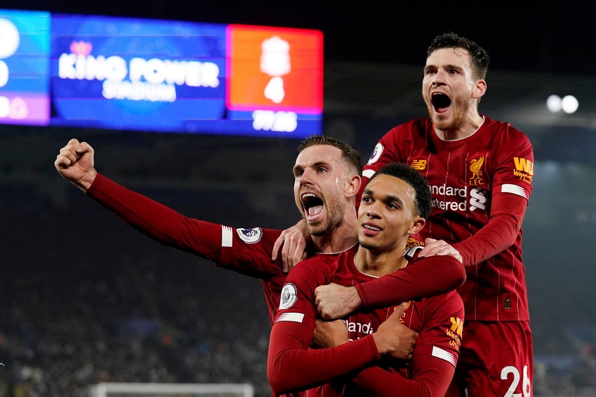 Hậu vệ Liverpool lập thành tích phi thường để được chấm điểm tuyệt đối