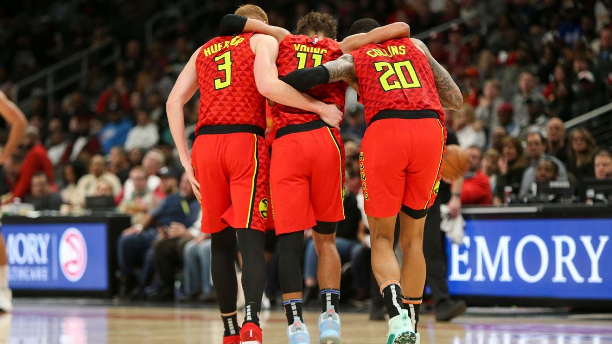 Hết Luka Doncic giờ tới Trae Young phải nghỉ thi đấu vì chấn thương cổ chân