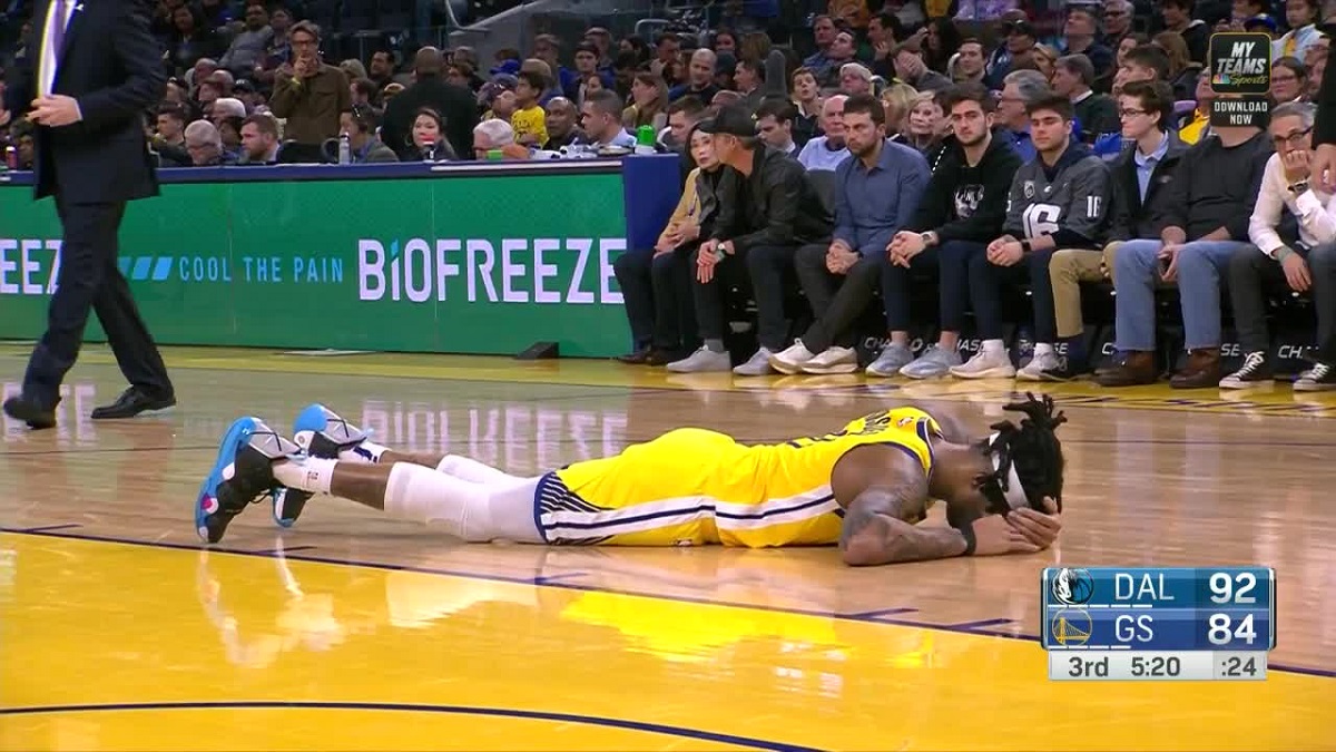 D'Angelo Russell dính chấn thương khi đang "bay cao" cùng Warriors