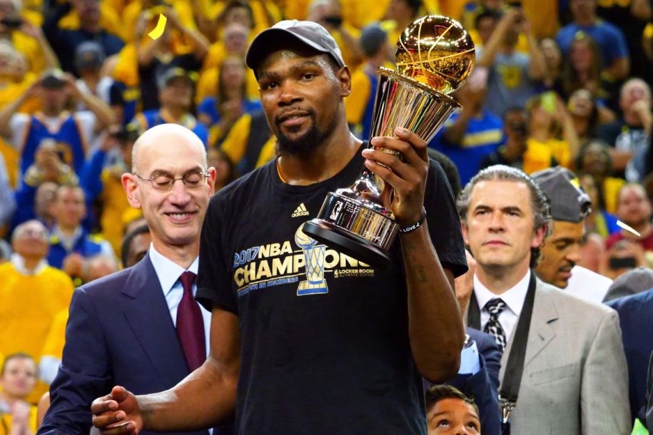 10 chữ ký gây chấn động NBA 1 thập kỷ qua
