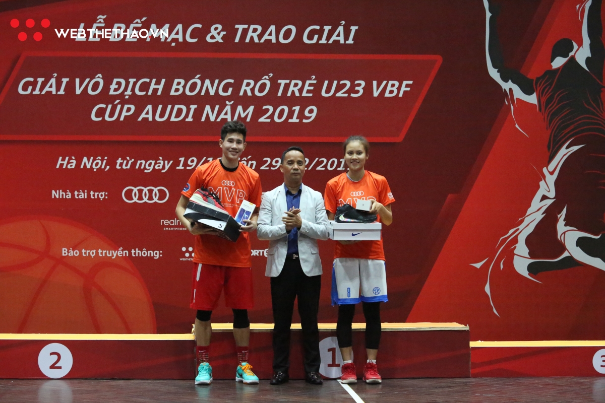 Đinh Tiến Công 2 năm liên tiếp nhận danh hiệu MVP Audi Cup