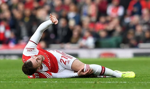 Tin bóng đá 31/12: Trụ cột hàng thủ của Arsenal có thể nghỉ hết mùa