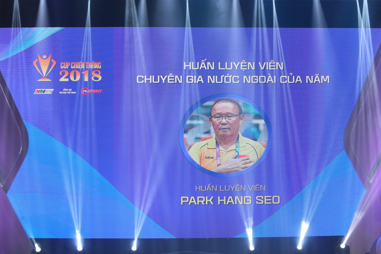 Cúp Chiến thắng 2018: Quang Hải giành giải thưởng Nam VĐV của năm Cúp Chiến thắng 2018: Quang Hải giành giải thưởng Nam VĐV của năm