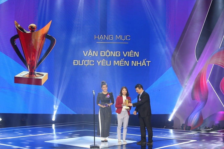 Cúp Chiến thắng 2018: Quang Hải giành giải thưởng Nam VĐV của năm Cúp Chiến thắng 2018: Quang Hải giành giải thưởng Nam VĐV của năm