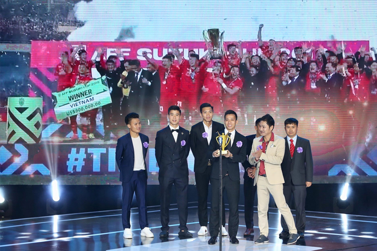 Cúp Chiến thắng 2018: Quang Hải giành giải thưởng Nam VĐV của năm Cúp Chiến thắng 2018: Quang Hải giành giải thưởng Nam VĐV của năm