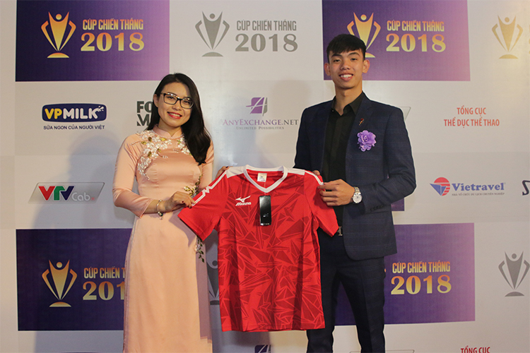 Cúp Chiến thắng 2018: Quang Hải giành giải thưởng Nam VĐV của năm Cúp Chiến thắng 2018: Quang Hải giành giải thưởng Nam VĐV của năm