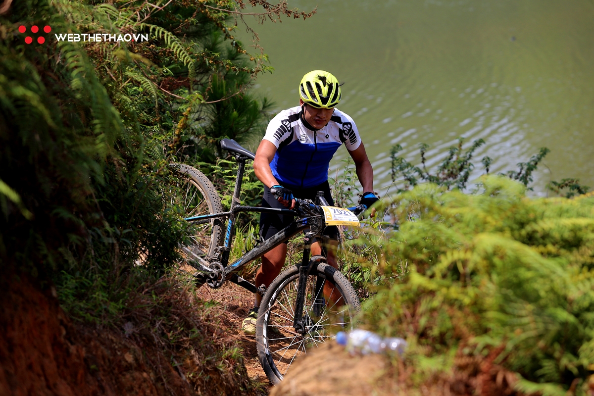 Dalat Victory Challenge 2019: 1001 cách chinh phục dốc đứng vực sâu của các cua rơ