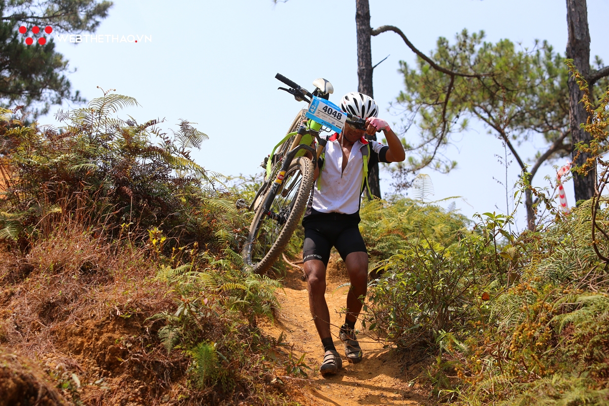 Dalat Victory Challenge 2019: 1001 cách chinh phục dốc đứng vực sâu của các cua rơ