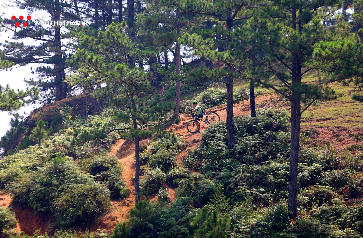 Dalat Victory Challenge 2019: 1001 cách chinh phục dốc đứng vực sâu của các cua rơ