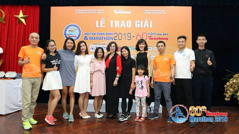 Marathoner U70 tuổi chạy nhanh nhất VN sẽ làm pacer Ecopark Marathon