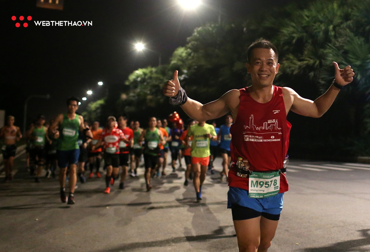 Chùm ảnh: Hàng ngàn runner sải chân khai tiệc Ecopark Marathon 2019
