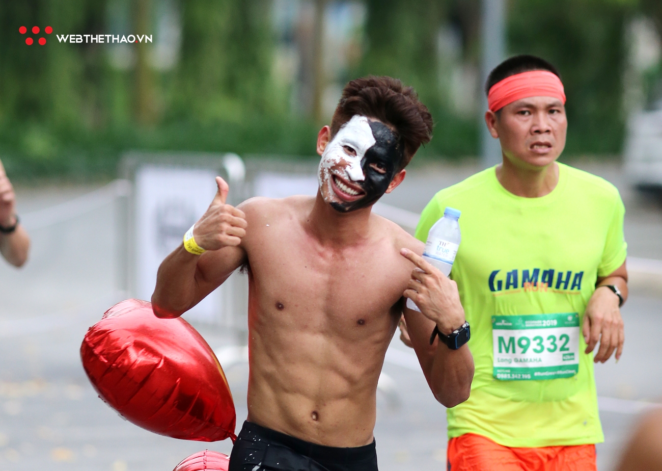 Độc đáo dàn Lạc Tướng Lạc Hầu tại Ecopark Marathon 2019