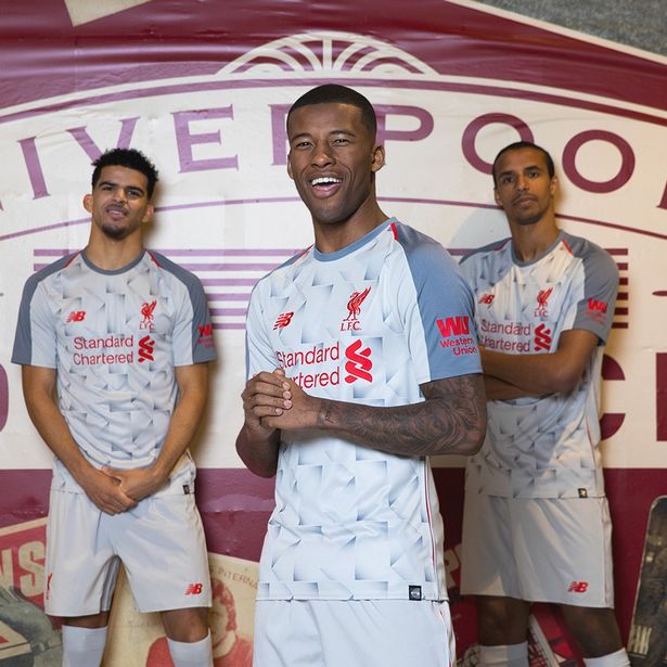 Hợp đồng tài trợ áo đấu kỷ lục của Man City có lợi cho Liverpool thế nào?