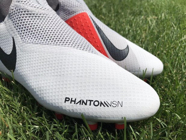Đánh giá Nike Phantom Vision Pro: Công nghệ tiên tiến bên trong vỏ bí ẩn Đánh giá Nike Phantom Vision Pro: Công nghệ tiên tiến bên trong vỏ bí ẩn