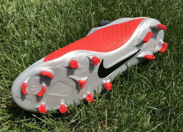 Đánh giá Nike Phantom Vision Pro: Công nghệ tiên tiến bên trong vỏ bí ẩn Đánh giá Nike Phantom Vision Pro: Công nghệ tiên tiến bên trong vỏ bí ẩn