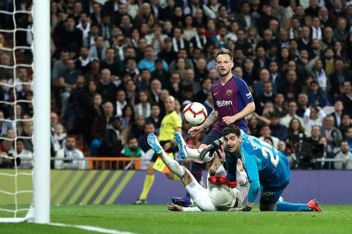 Barca thiết lập kỷ lục độc nhất vô nhị ở Bernabeu sau khi hạ sát Real