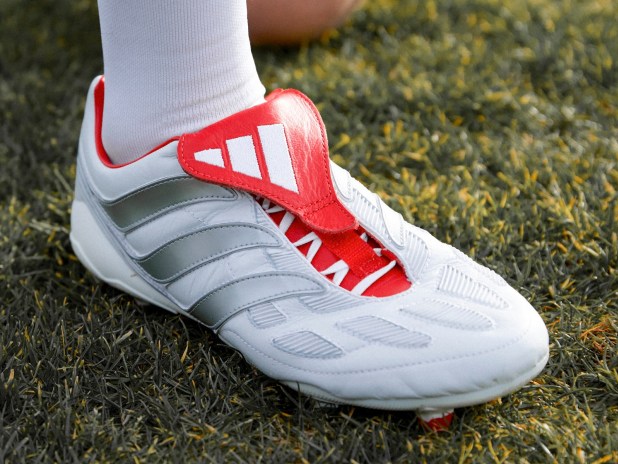 Adidas giới thiệu lại dòng Predator huyền thoại của Beckham Adidas giới thiệu lại dòng Predator huyền thoại của Beckham